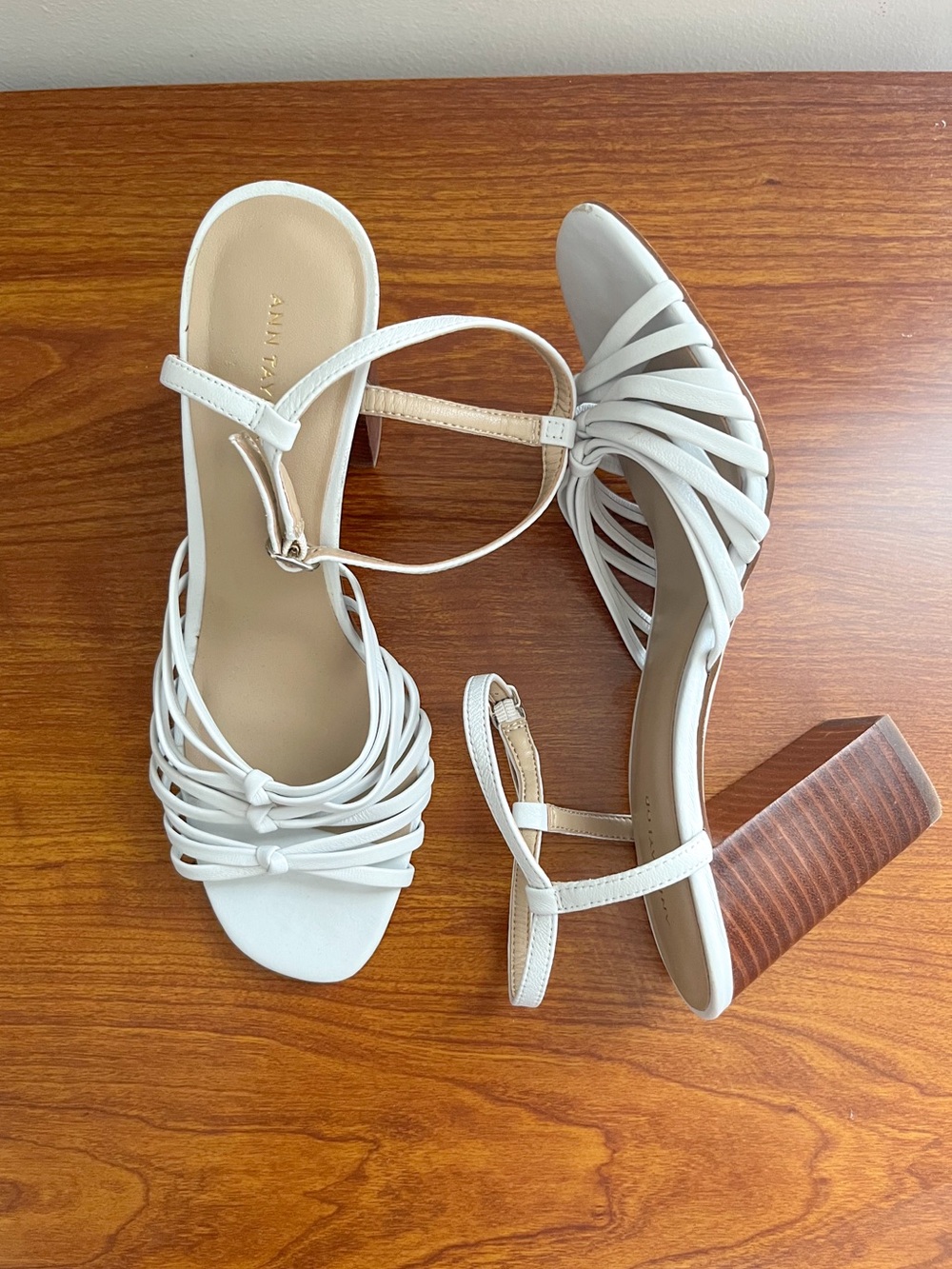 ANN TAYLOR White Leather Open Toe Strappy Sandals Block Heel Women’s 7 Clean